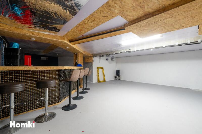 Maison - 181 m² - 7 pièces