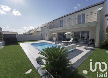 Maison - 240 m² - 6 pièces