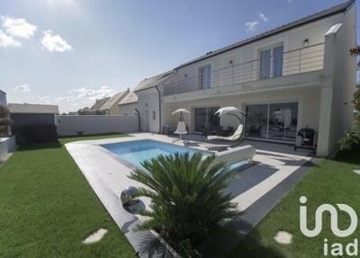 Maison - 240 m² - 6 pièces