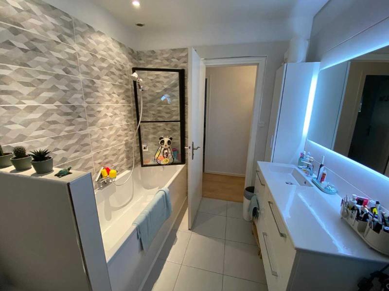 Maison traditionnelle - 125 m² - 6 pièces