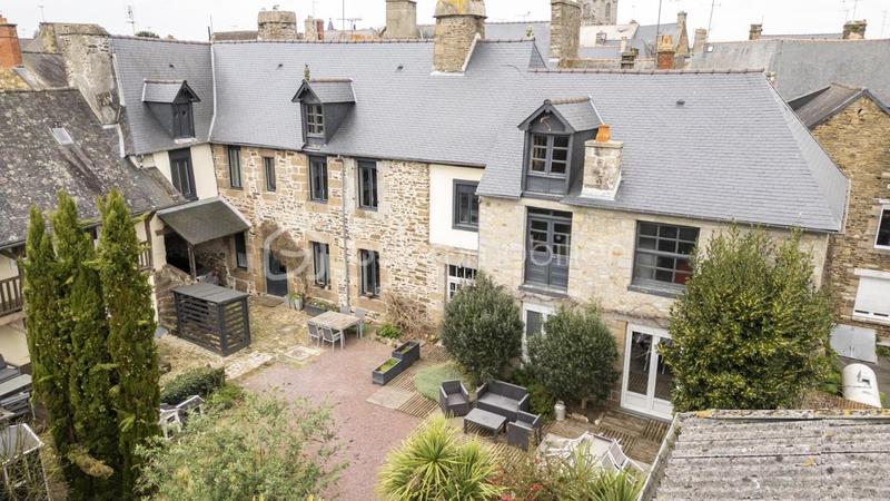 Demeure - 506 m² - 20 pièces