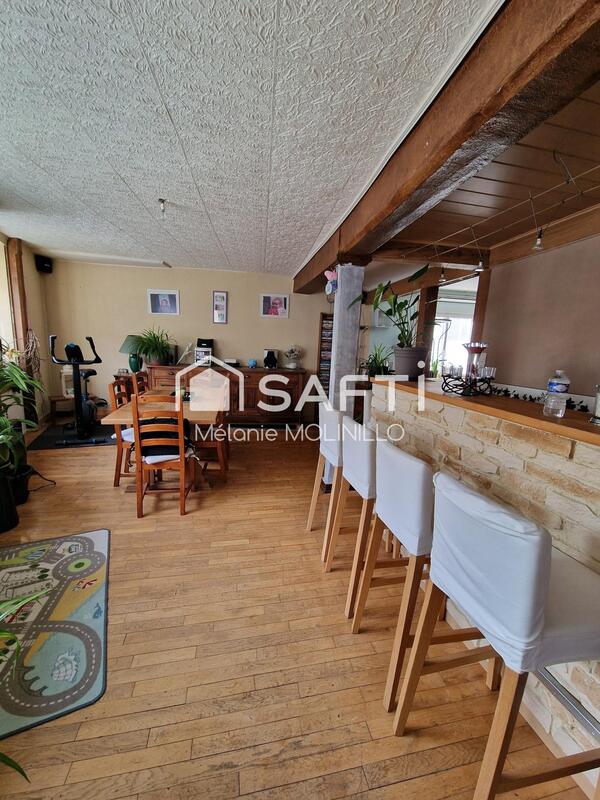 Maison - 162 m² - 8 pièces