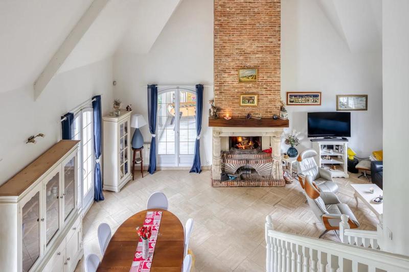 Propriété - 258 m² - 7 pièces