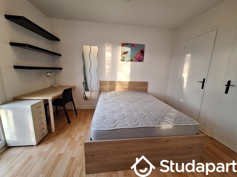 Chambre - 10 m² - 1 pièce