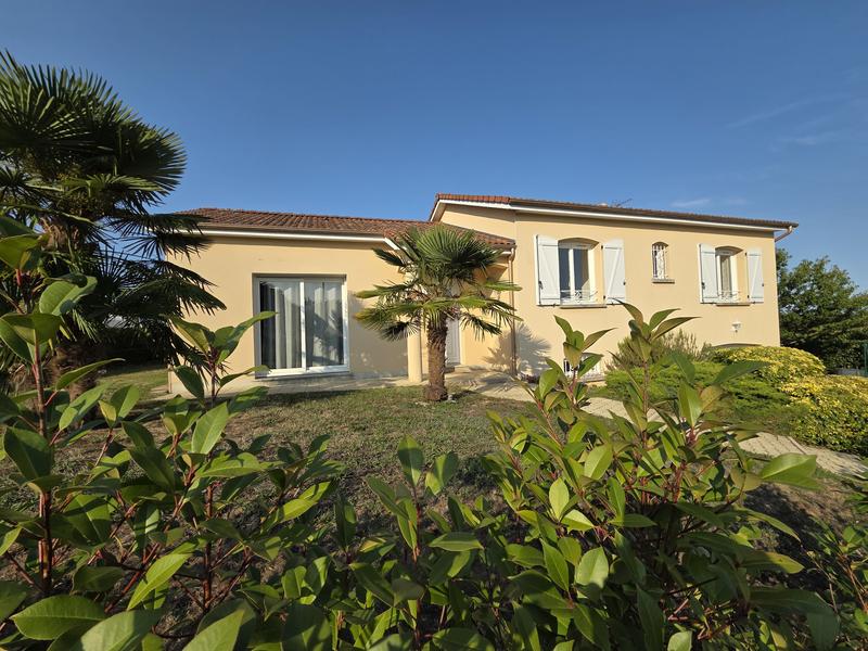 Maison - 104 m² - 6 pièces