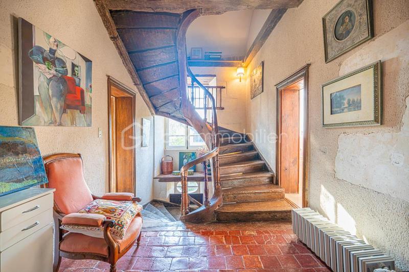 Maison - 303 m² - 10 pièces