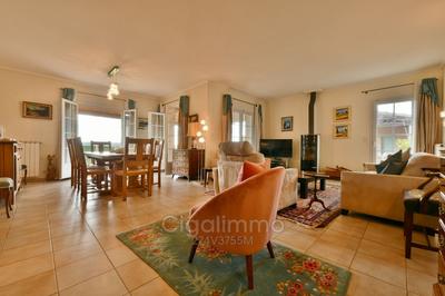 Villa - 140 m² - 6 pièces