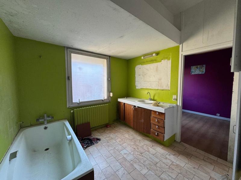 Maison - 270 m² - 2 pièces