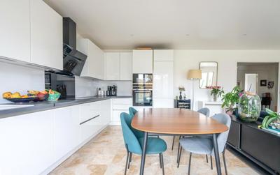 Appartement - 92 m² - 4 pièces