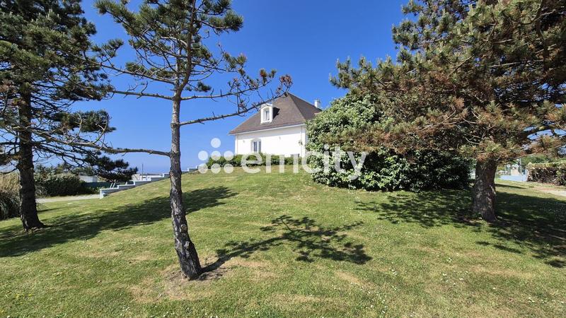 Maison - 310 m² - 13 pièces