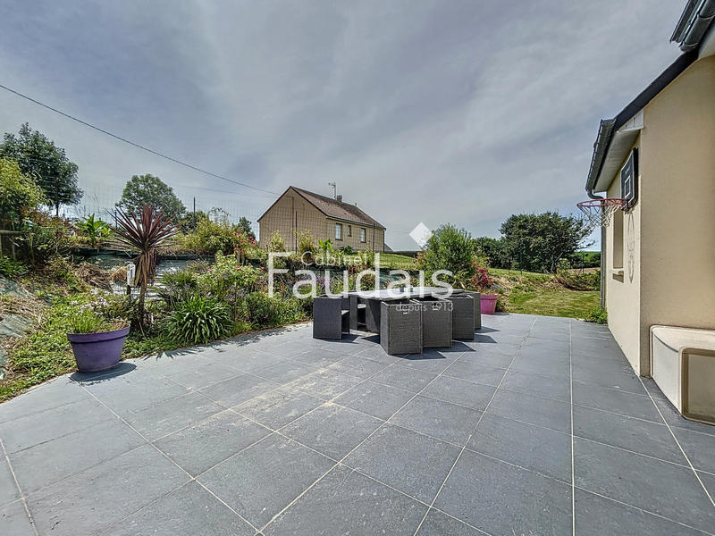 Maison - 121 m² - 6 pièces