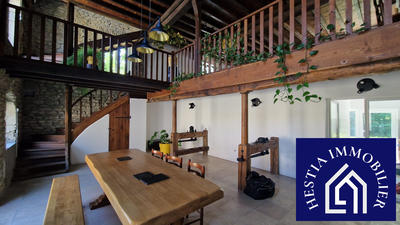 Maison - 295 m² - 6 pièces