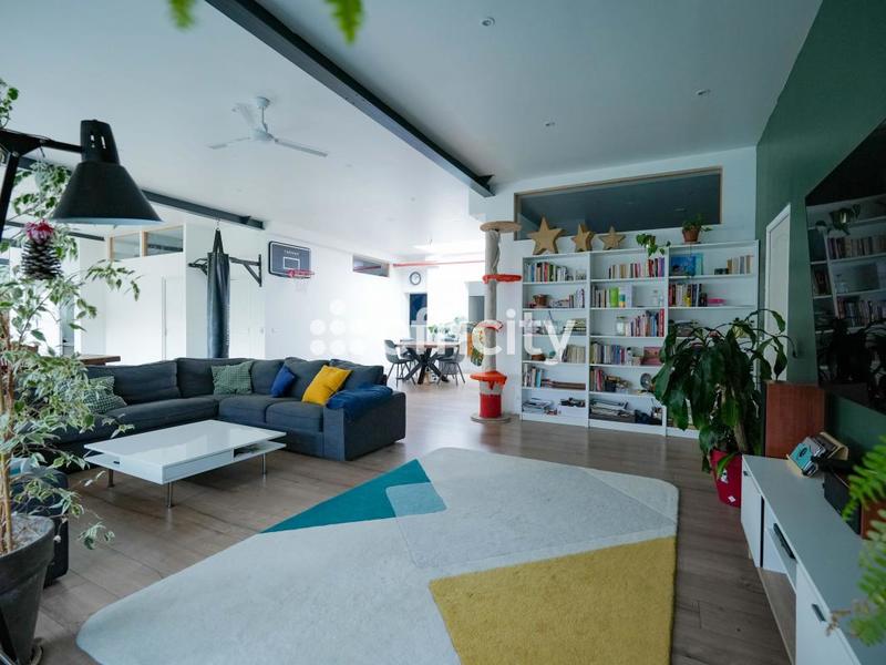 Demeure - 380 m² - 6 pièces