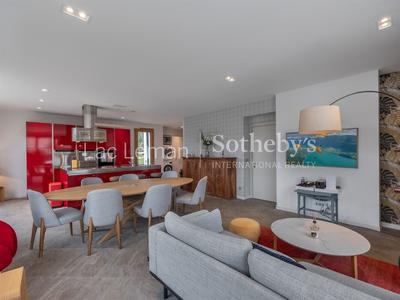 Maison - 245 m² - 8 pièces