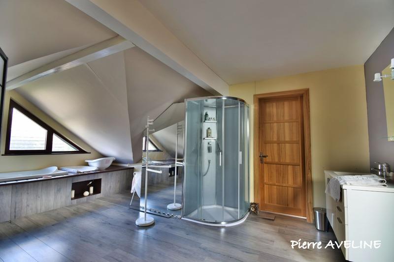 Maison - 276 m² - 7 pièces