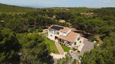 Villa - 196 m² - 7 pièces