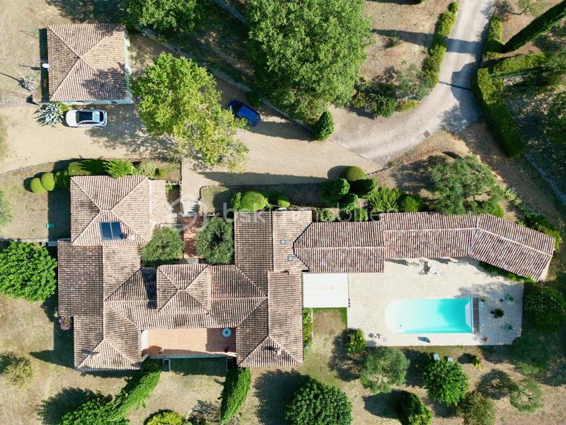 Propriété - 314 m² - 10 pièces