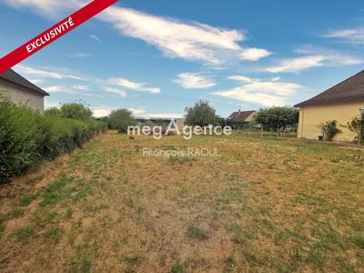 Terrain constructible - 1 073 m²