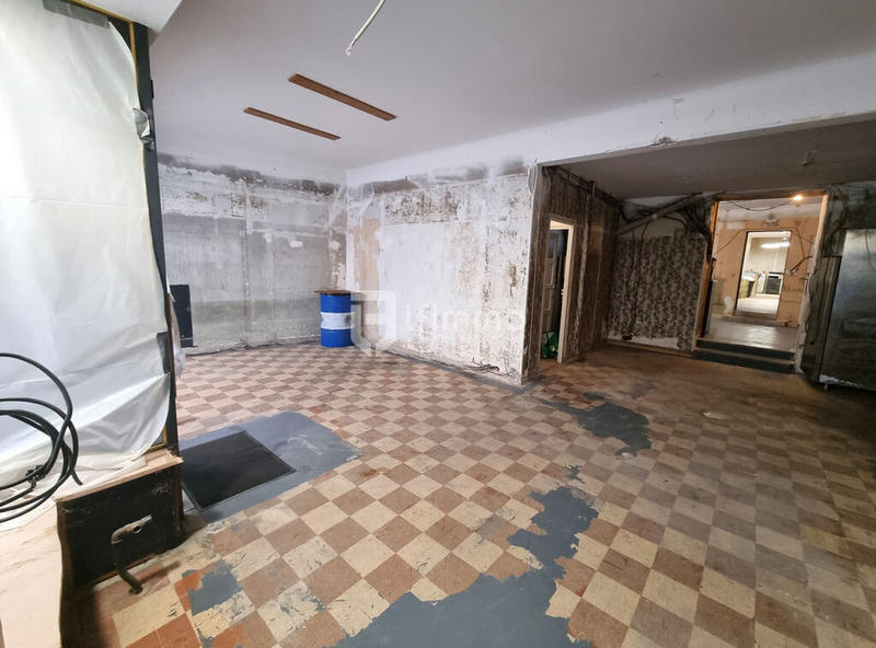 Local commercial - 150 m² - 1 pièce