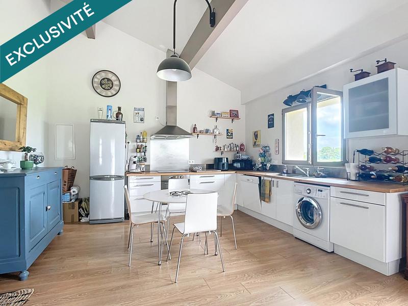 Maison - 209 m² - 9 pièces