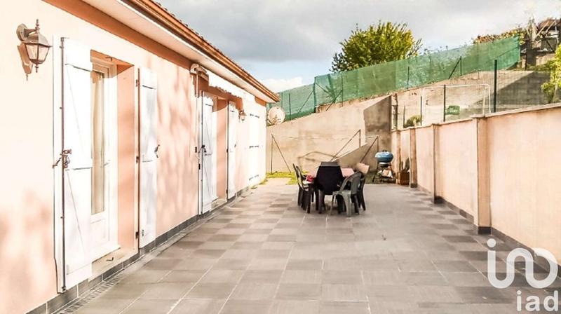 Maison - 121 m² - 8 pièces