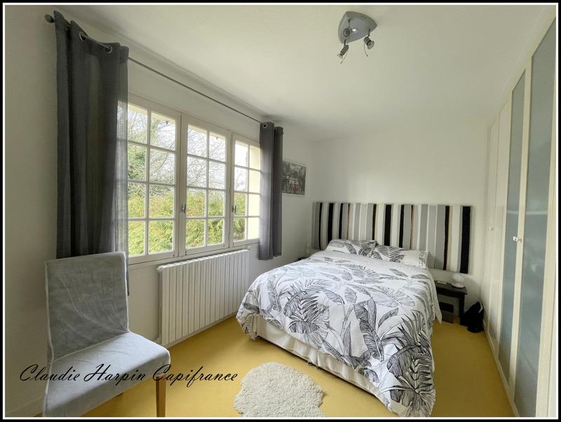 Maison - 255 m² - 9 pièces