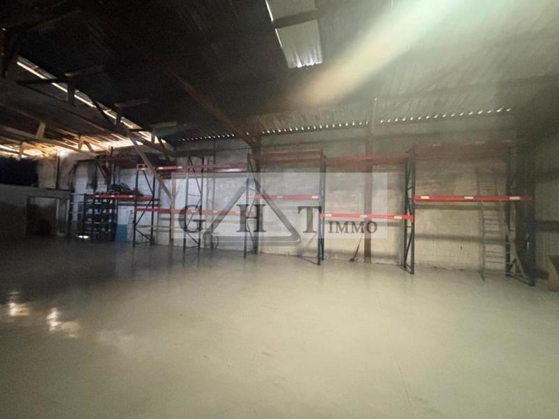 Entrepôt - 1 170 m²