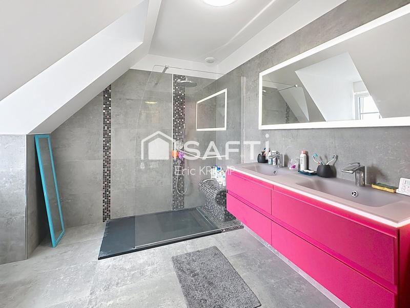 Maison - 230 m² - 7 pièces