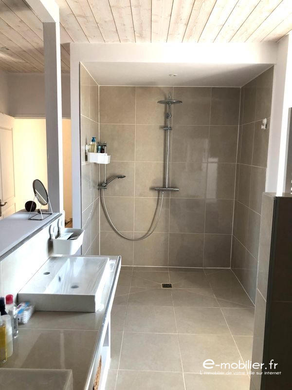 Maison - 183 m² - 8 pièces