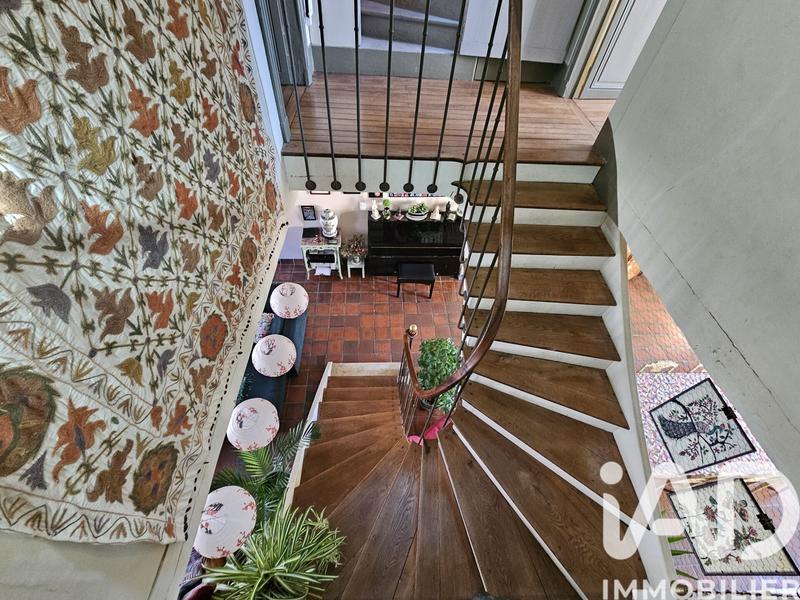 Maison - 214 m² - 6 pièces