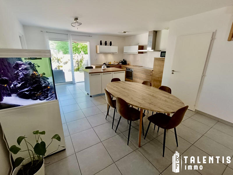 Maison - 94 m² - 4 pièces