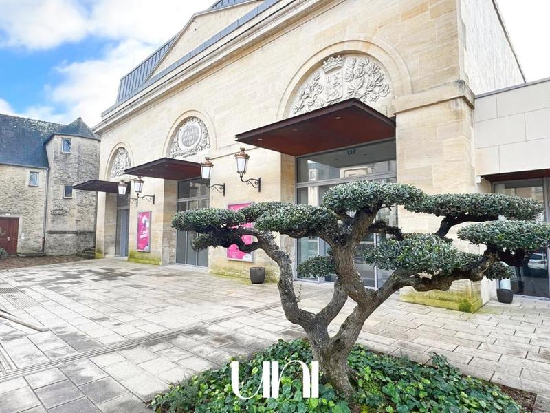 Propriété - 326 m² - 12 pièces