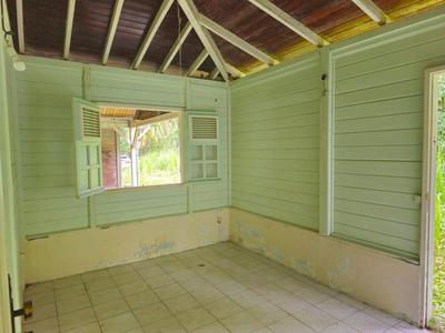 Maison de bois - 1 211 m² - 8 pièces