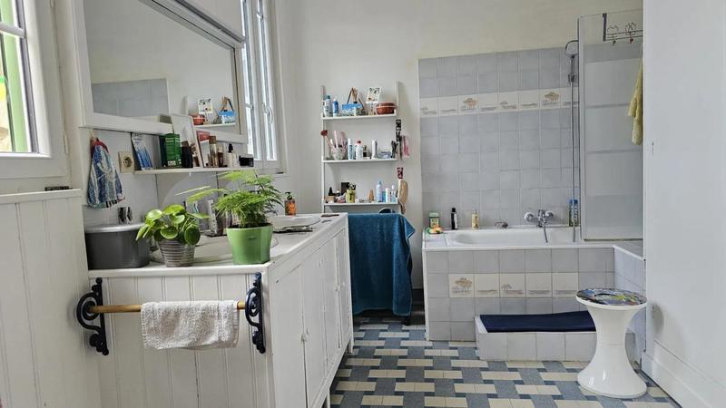 Maison - 260 m² - 12 pièces