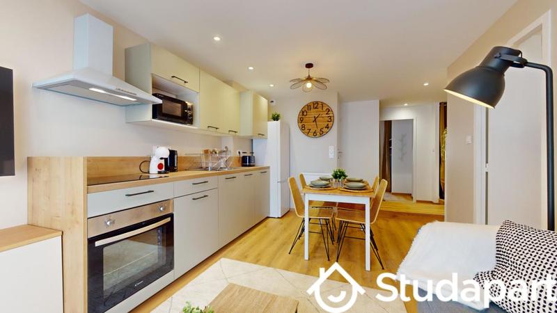 Chambre - 10 m² - 1 pièce