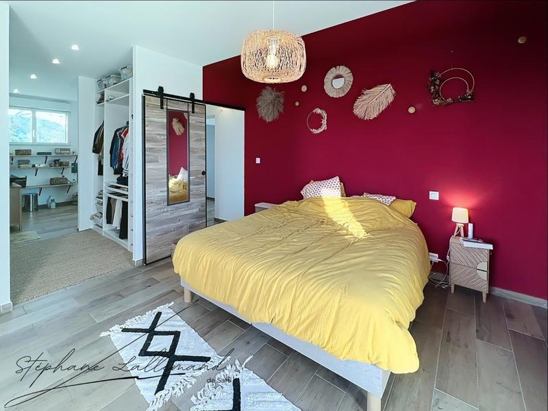 Maison - 190 m² - 5 pièces