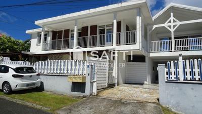 Maison - 174 m² - 9 pièces