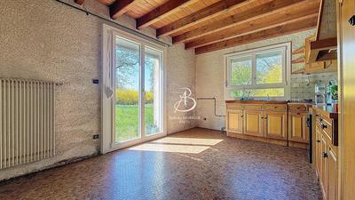 Maison - 230 m² - 6 pièces