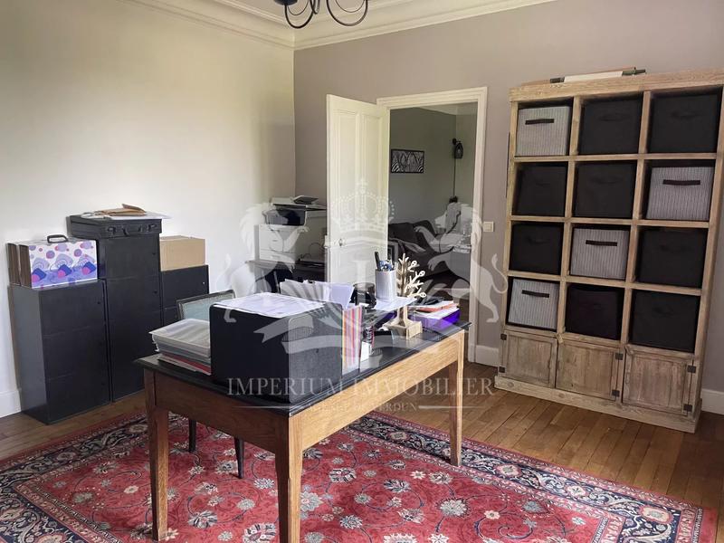 Maison - 210 m² - 8 pièces