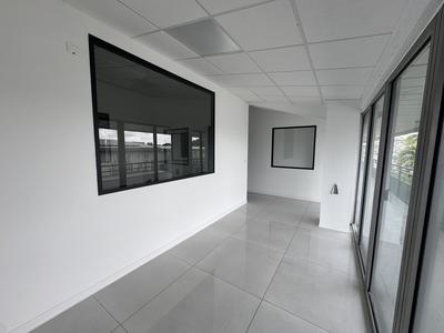 Bureau - 100 m² - 1 pièce