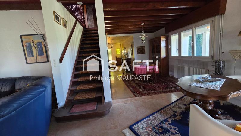 Maison - 180 m² - 7 pièces