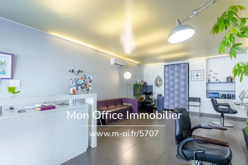 Maison - 225 m² - 8 pièces