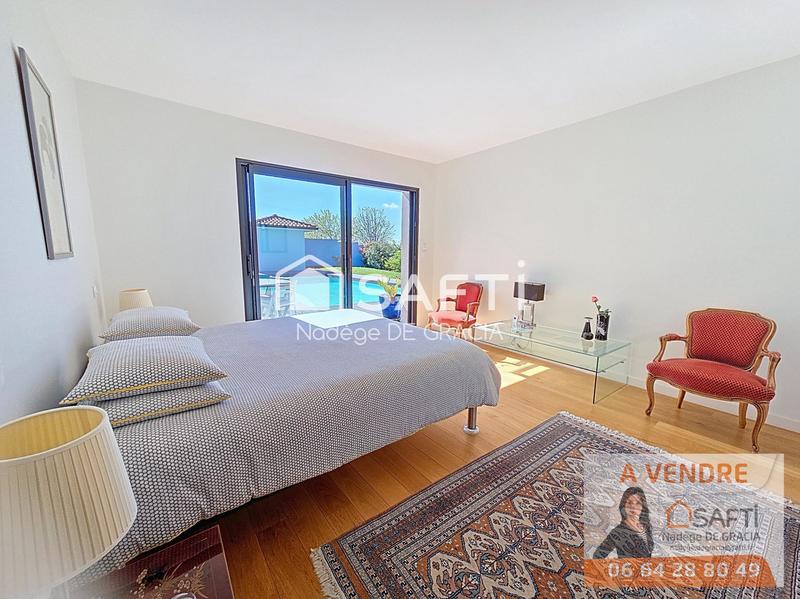 Maison - 265 m² - 6 pièces