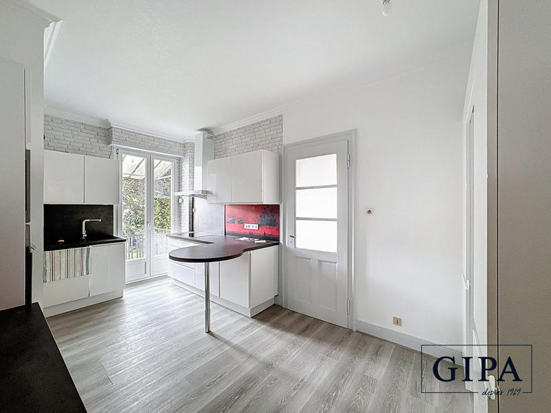 Maison ancienne - 183 m² - 7 pièces