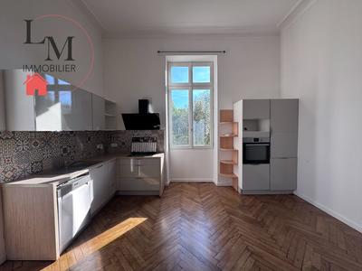 Appartement - 85 m² - 4 pièces