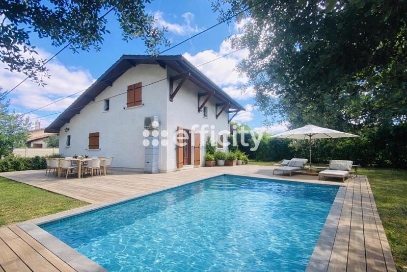 Maison - 140 m² - 6 pièces