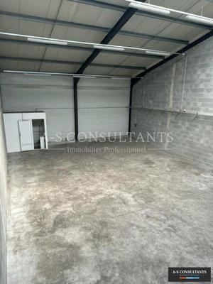 Entrepôt - 242 m²
