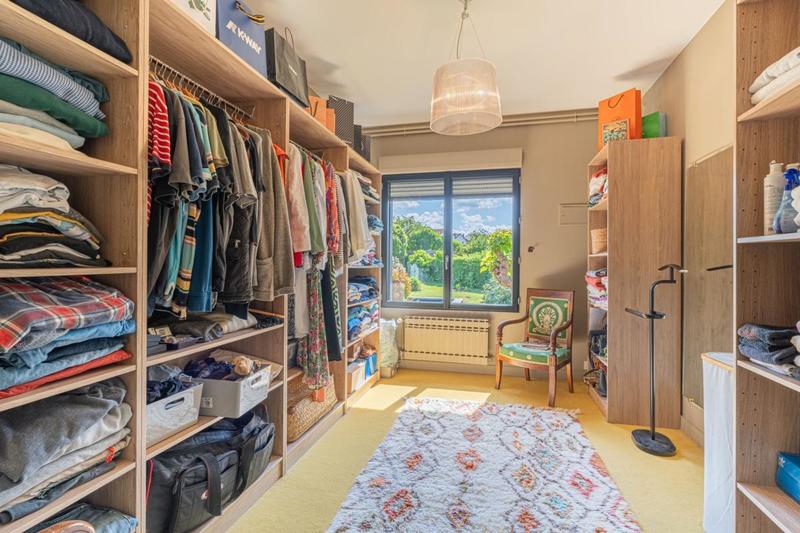 Maison - 271 m² - 8 pièces