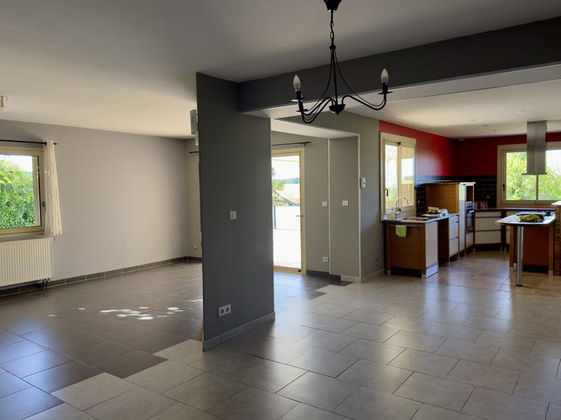 Maison - 205 m² - 9 pièces