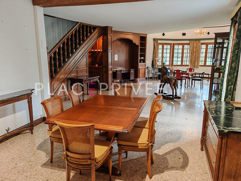 Maison - 208 m² - 7 pièces